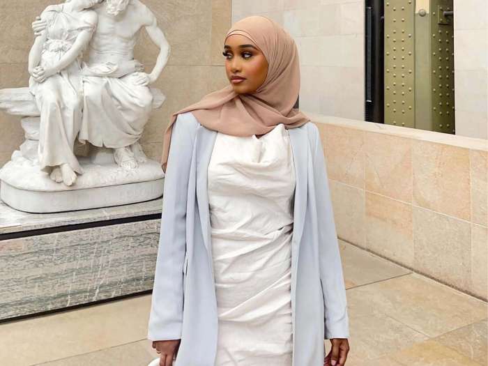 Modest dress