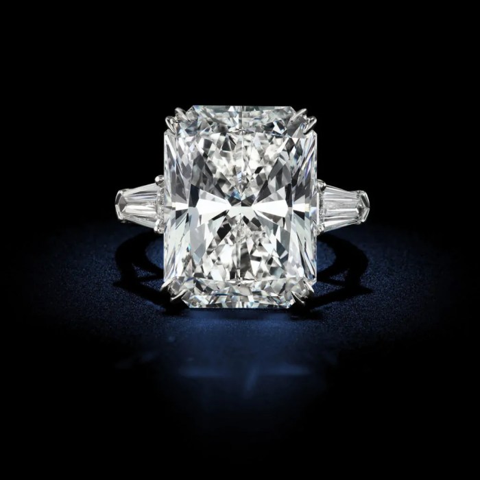 Radiant cut diamond