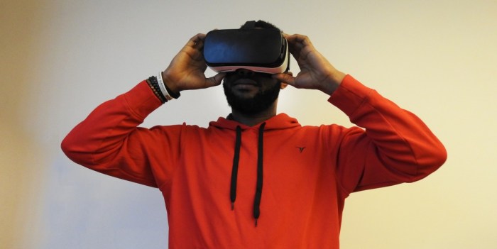 vr, ar, technology, product, hololens, microsoft, table, close-up | Piqsels VR use cases