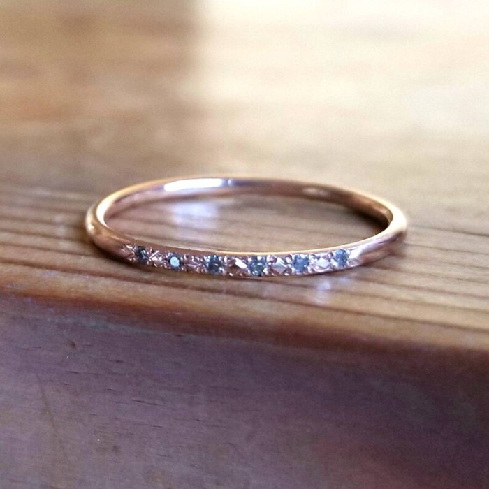 Diamond pavé band