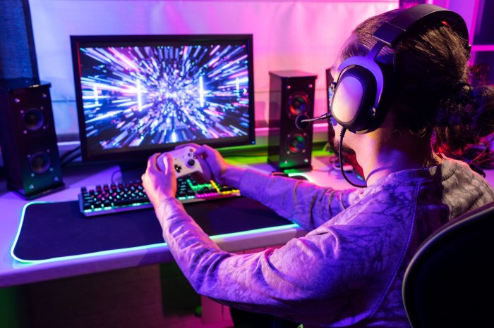 Spectacular gaming room interior, gaming pc, gaming desk, game setup ... Gaming phones 2025